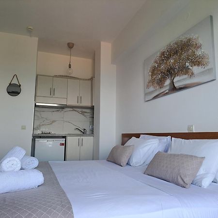 75 Steps Apartments Mesongí Екстериор снимка