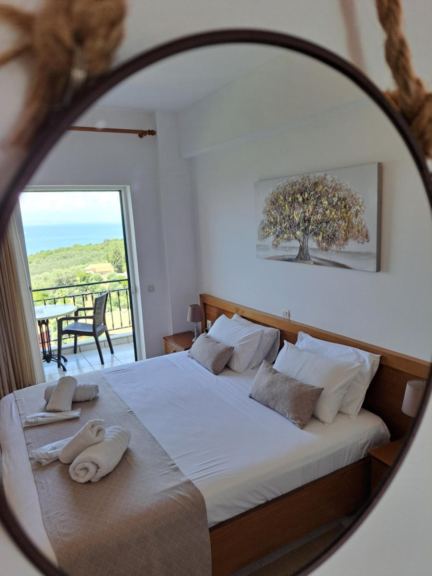 75 Steps Apartments Mesongí Екстериор снимка