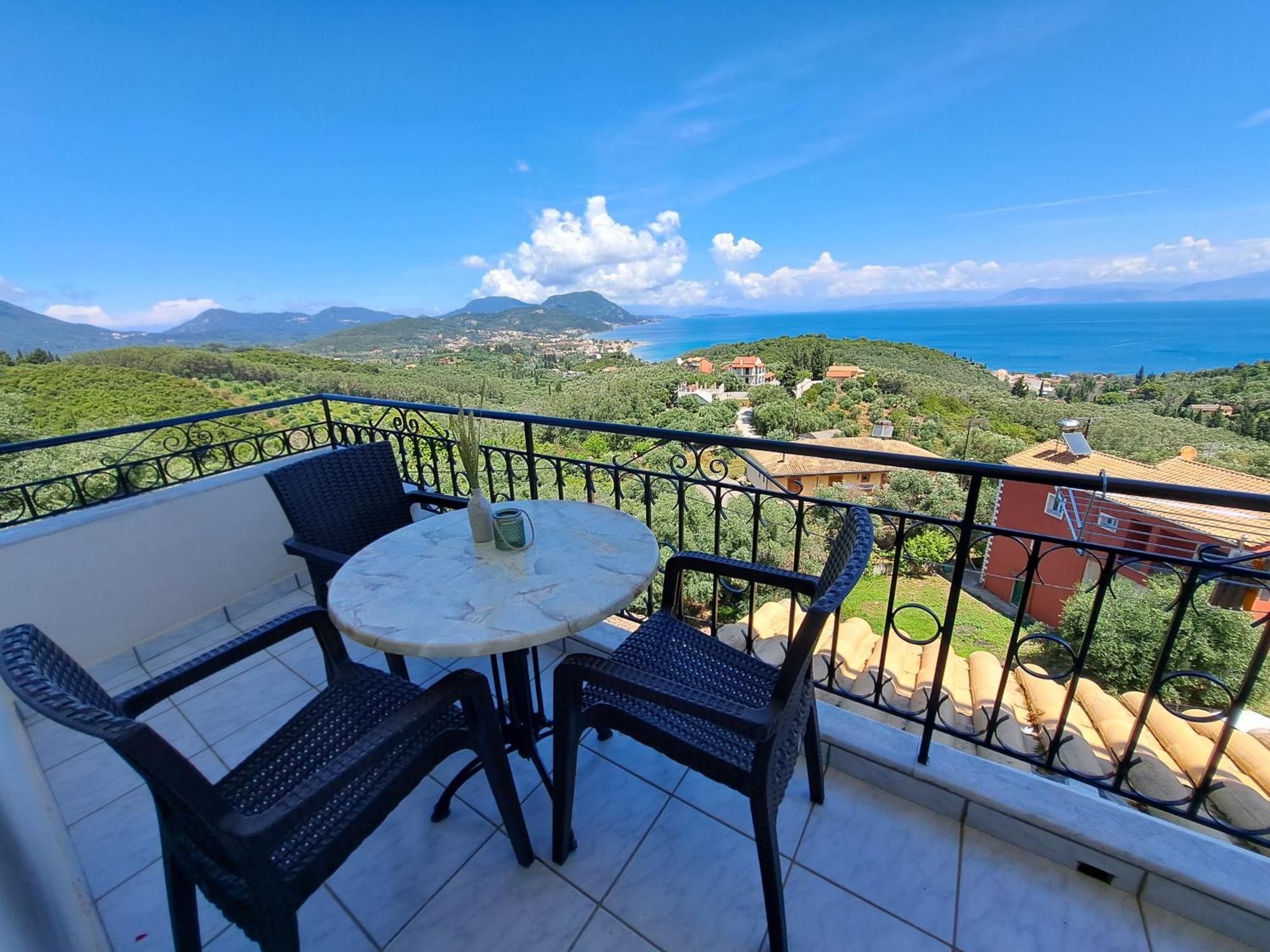 75 Steps Apartments Mesongí Екстериор снимка