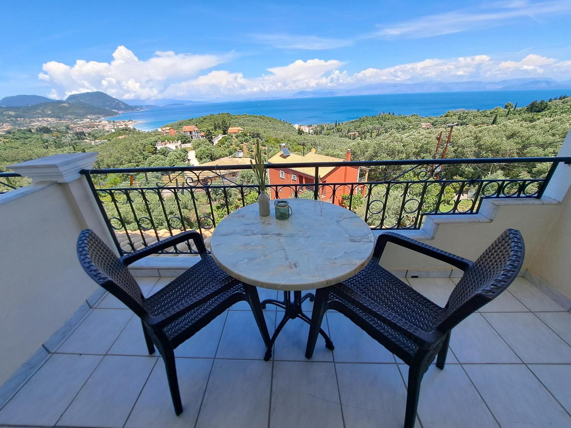 75 Steps Apartments Mesongí Екстериор снимка